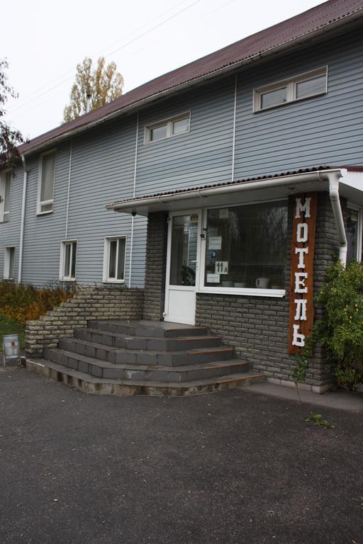 Motel Pid Strihoyu เครเมนชุก ภายนอก รูปภาพ